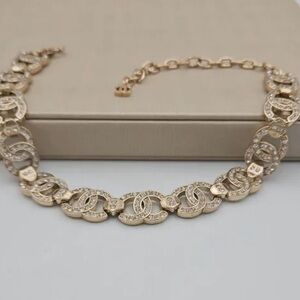 Luxurious Gold Chain Bracelet